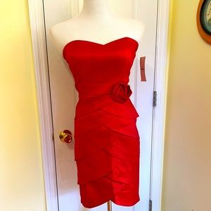 ModCloth NWT Ixia Strapless Dress